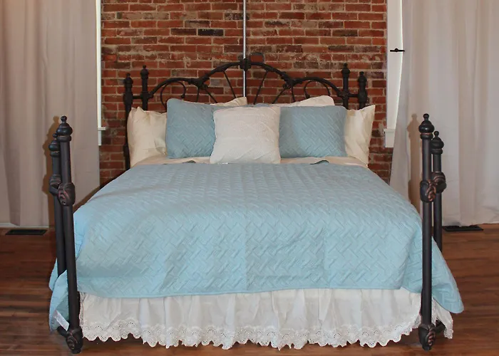 Hotel Eighteen-ninety Sleepover 3*