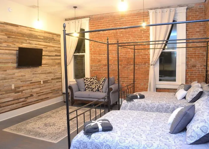 Hotel Eighteen-ninety Sleepover