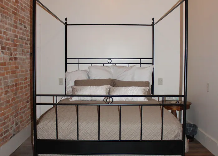 Eighteen-ninety Sleepover Hotel 3*
