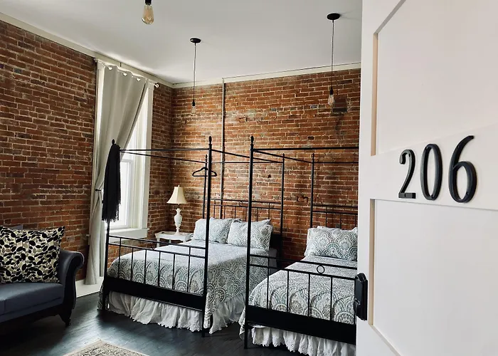 Hotel Eighteen-ninety Sleepover 3*