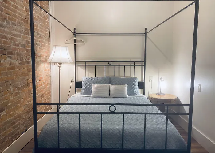 Hotel Eighteen-ninety Sleepover