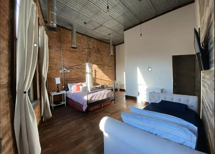 Hotel Eighteen-ninety Sleepover