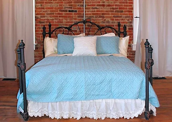Hotel Eighteen-ninety Sleepover
