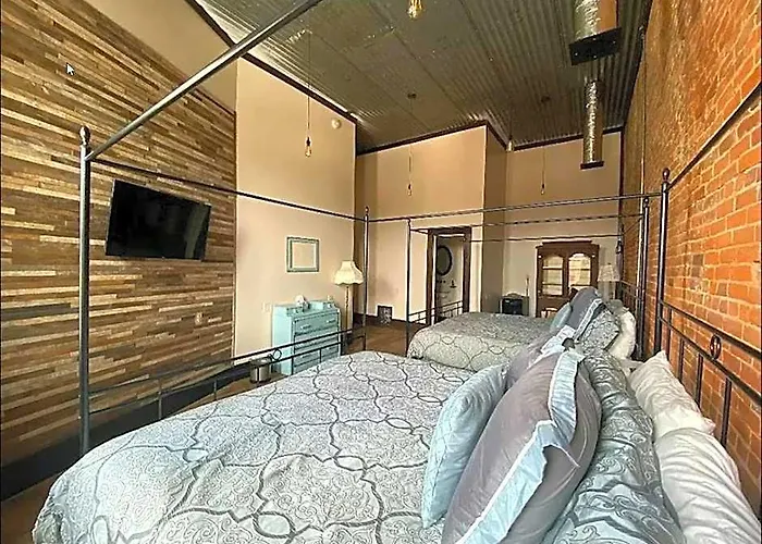 Eighteen-ninety Sleepover Hotel 3*